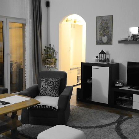 Appartamento Cerak Lux Belgrado Esterno foto