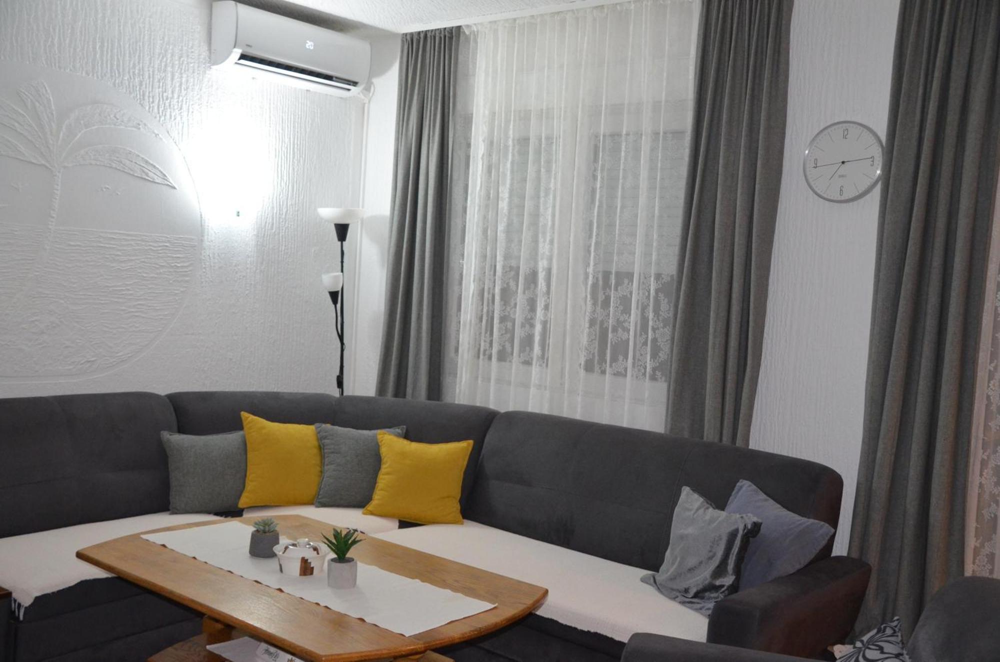 Appartamento Cerak Lux Belgrado Esterno foto